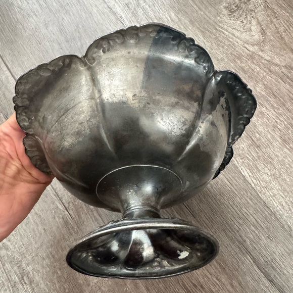 Beautiful antique silver plate floral kitchen bowl/fruit bowl - Picture 10 of 12